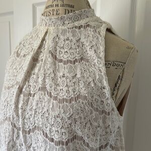 Elegant Lace Sleeveless Top